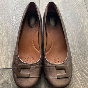 Clarks Women's Bronze/Brown leather flats